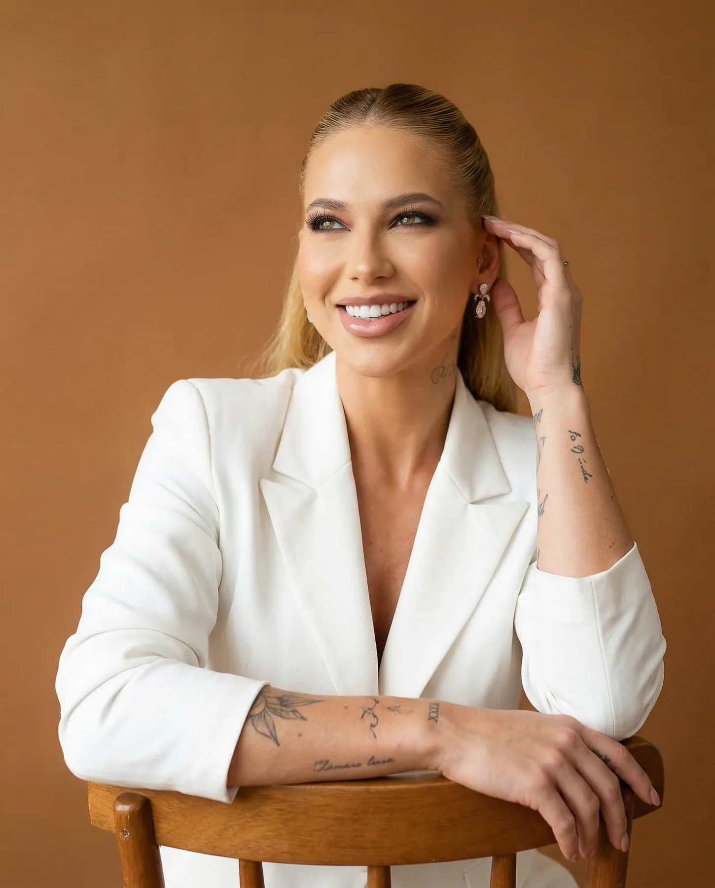 Retrato feminino profissional gerado por IA